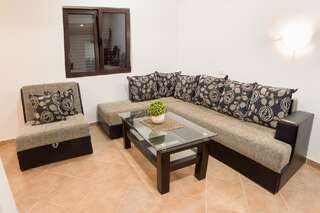 Апартаменты Bologna Apartments Будва Номер-студио с террасой-4