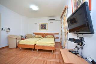 Апартаменты Bologna Apartments Будва Двухуровневые апартаменты-7